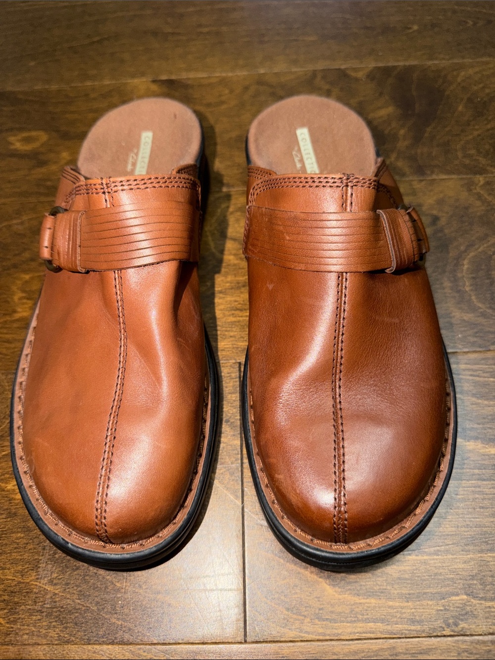 Clarks Women's Leather Clogs in Chestnut Brown